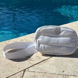 Lululemon Athletic Quilted White Zip Pouch crossbody